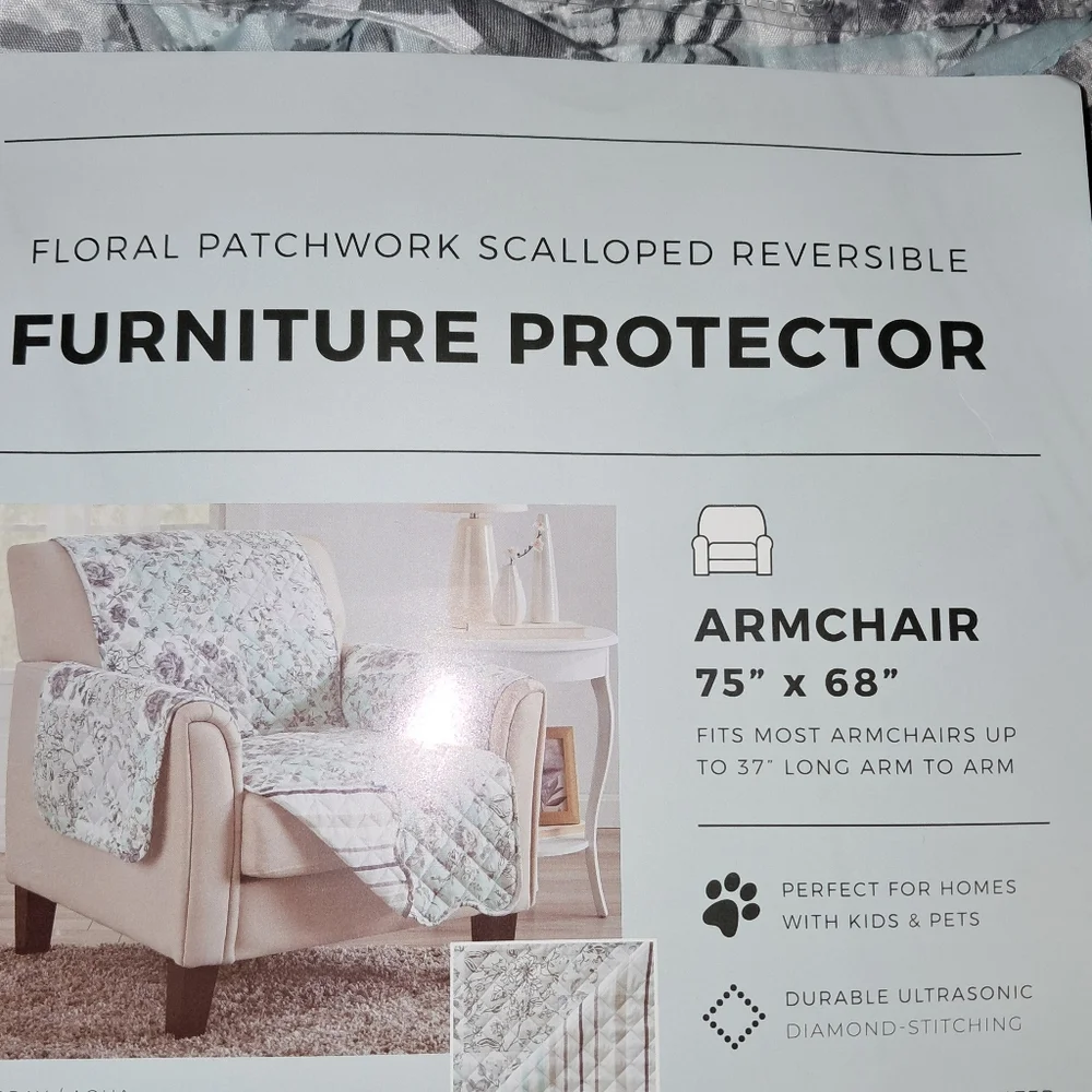 Maribel Collection NWT Reversible Floral Quilt Furniture Protector In Grey/Blue